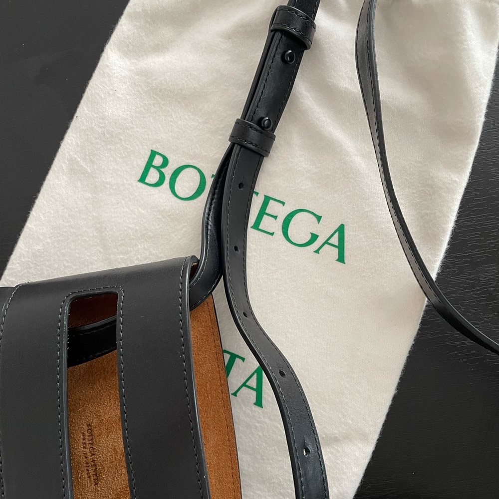 Bottega Veneta Maxi Intrecciato Messenger Bag